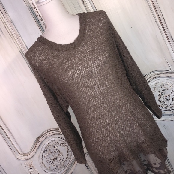 Iris Designed in LA  Taupe Open Weave Long Sleeve Lace Hem Tunic Sweater - Picture 2 of 11